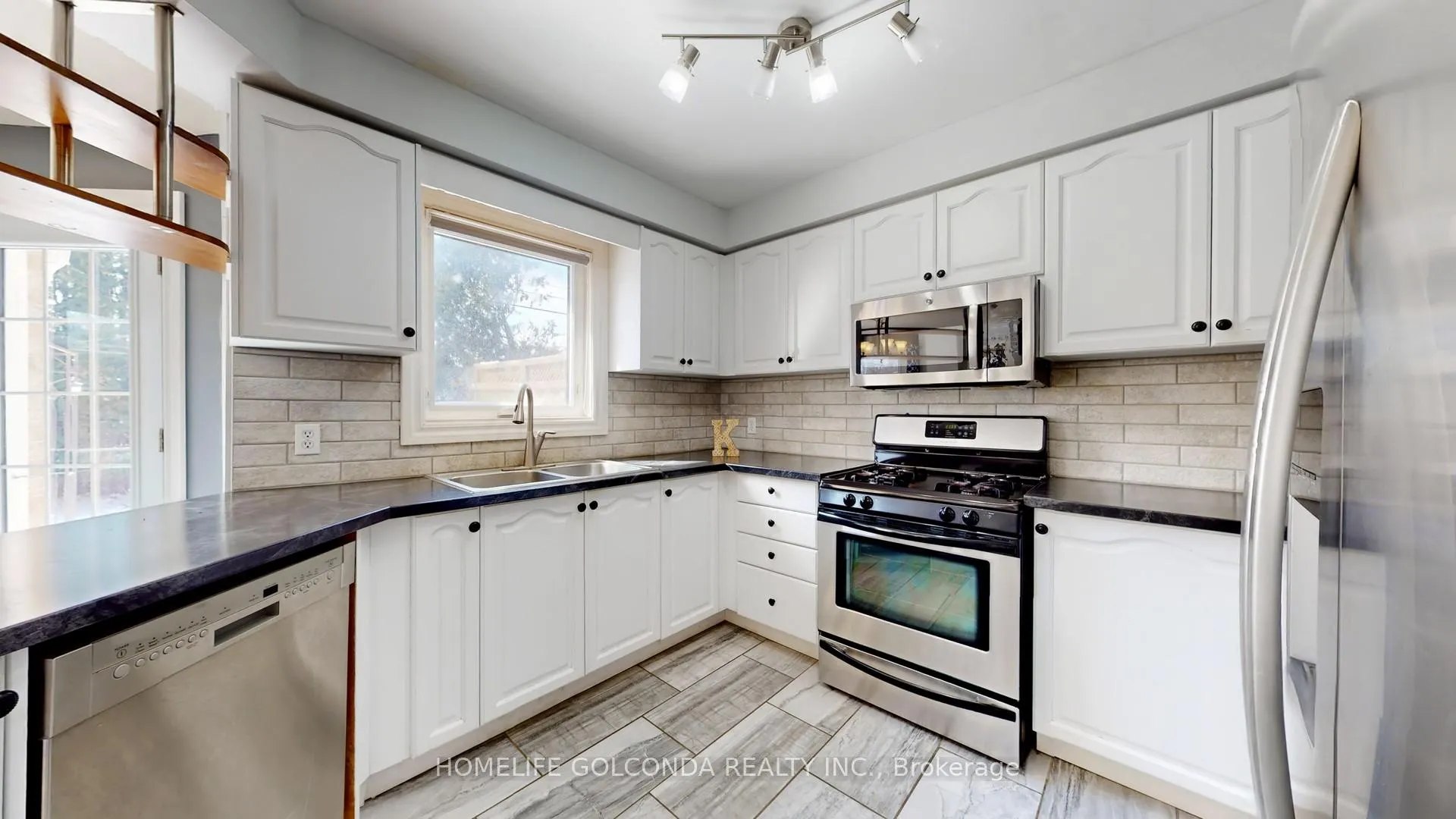 Photo 13 of 39 Etherington Crescent, Barrie, West Bayfield — HOMEH