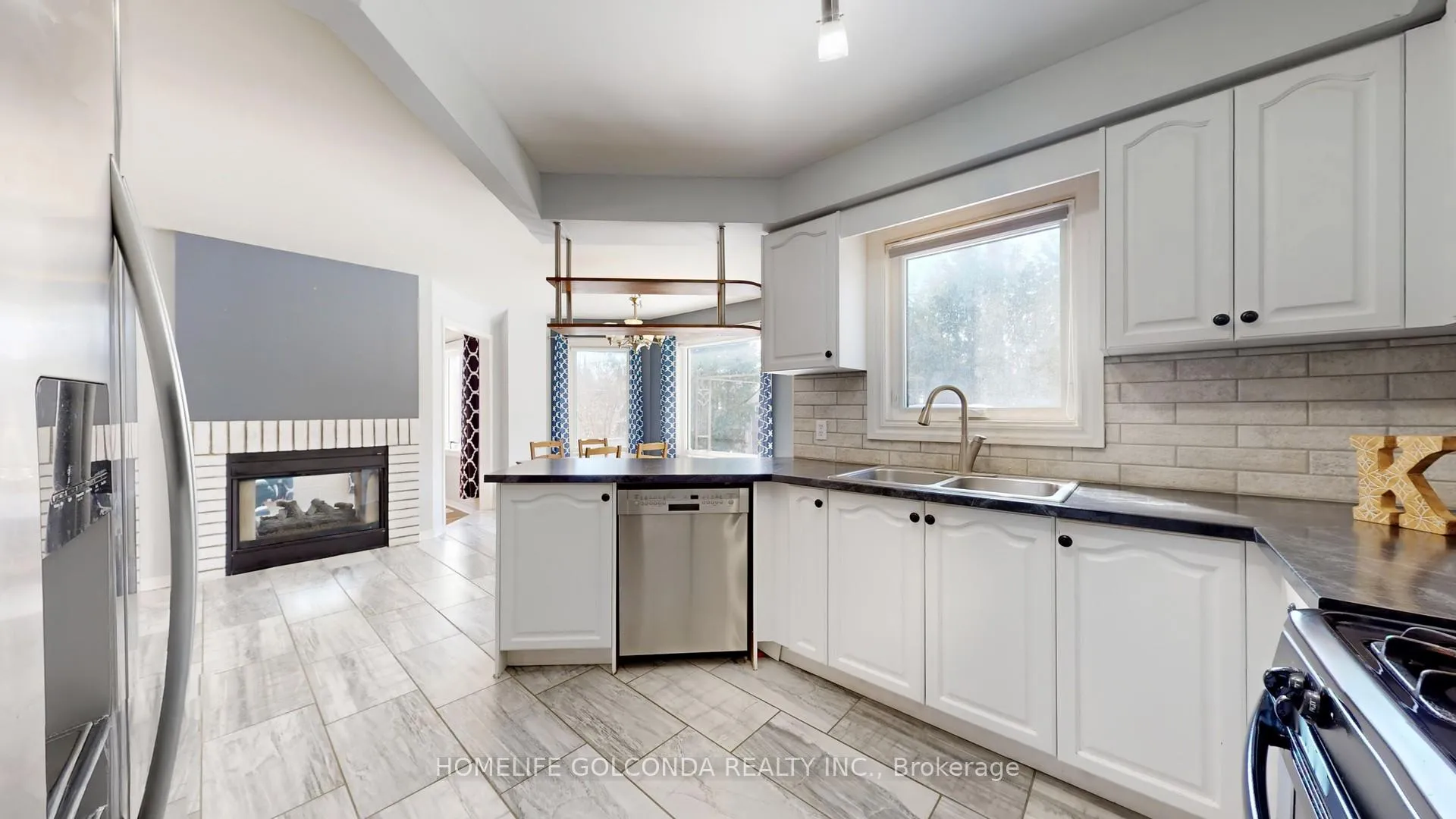 Photo 15 of 39 Etherington Crescent, Barrie, West Bayfield — HOMEH