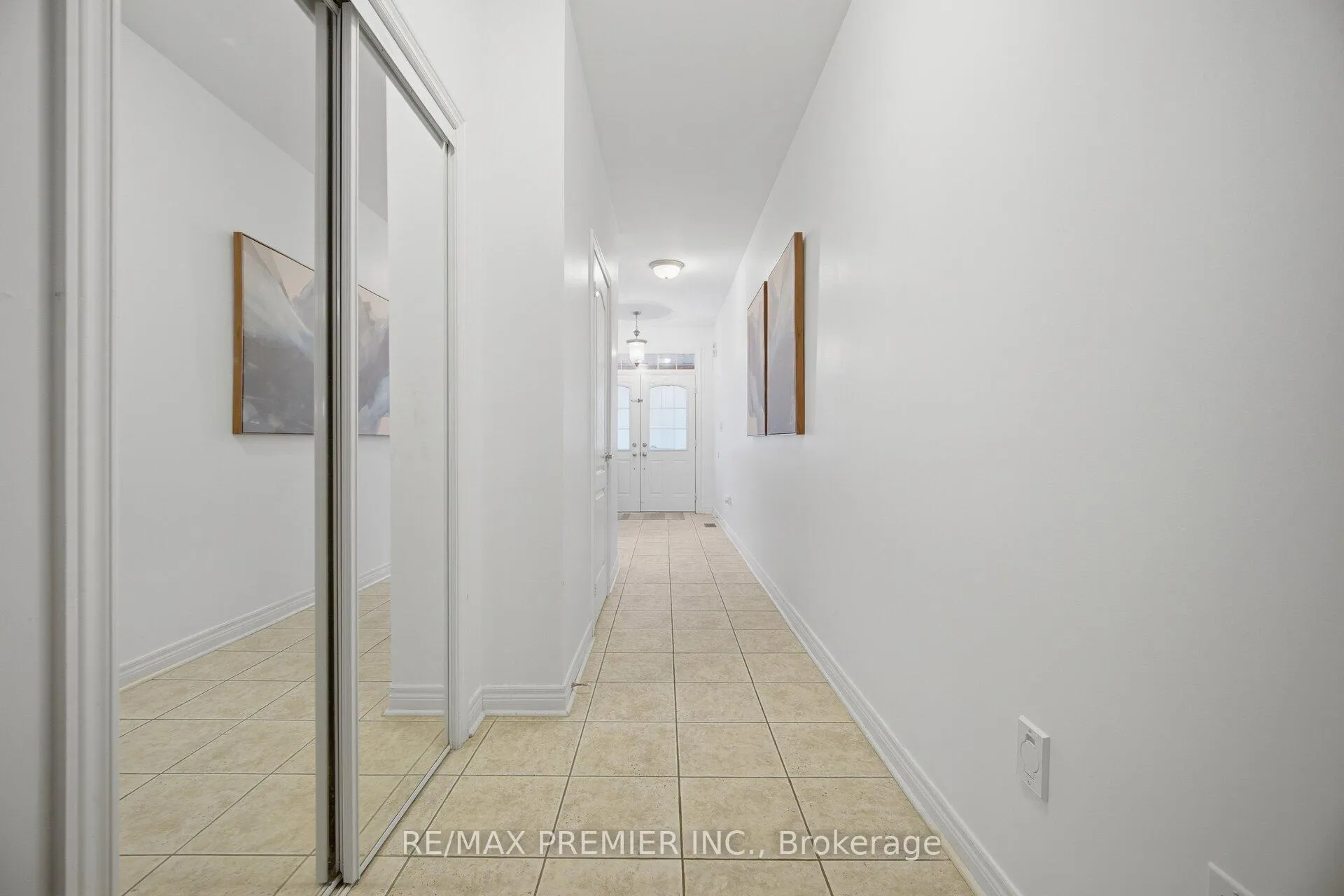 Photo 6 of 182 Chayna Crescent, Vaughan, Patterson — HOMEH