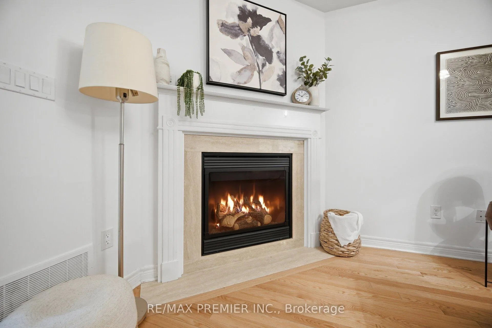 Photo 11 of 182 Chayna Crescent, Vaughan, Patterson — HOMEH