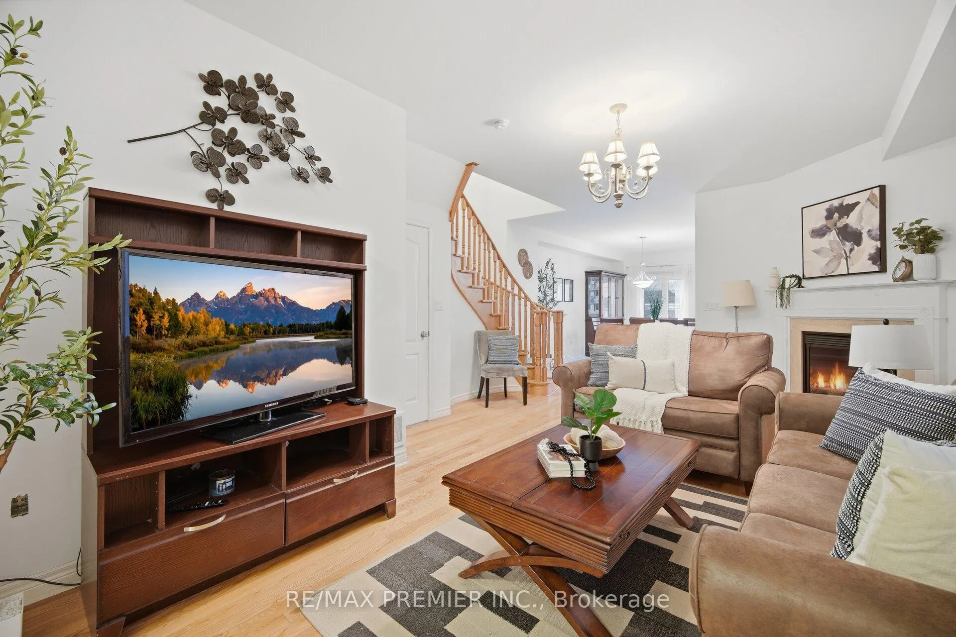 Photo 13 of 182 Chayna Crescent, Vaughan, Patterson — HOMEH