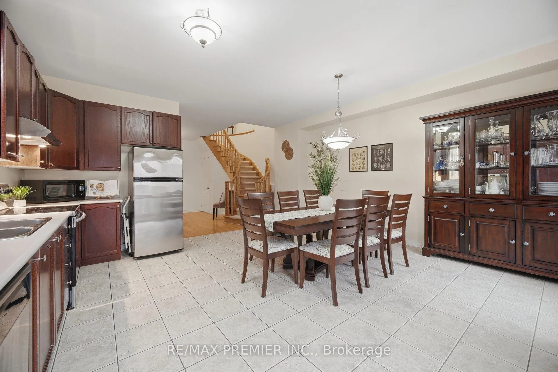 Photo 20 of 182 Chayna Crescent, Vaughan, Patterson — HOMEH