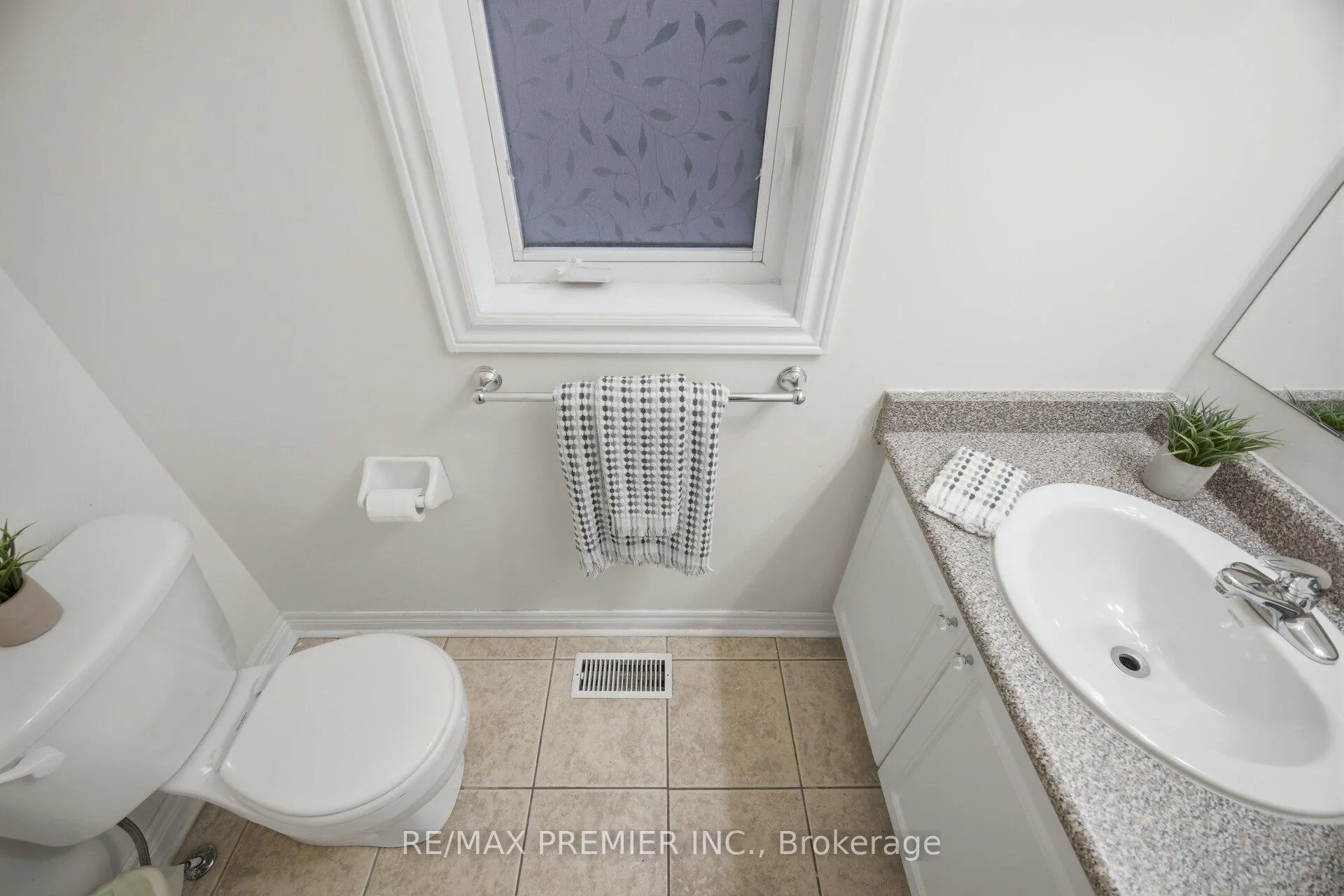 Photo 22 of 182 Chayna Crescent, Vaughan, Patterson — HOMEH