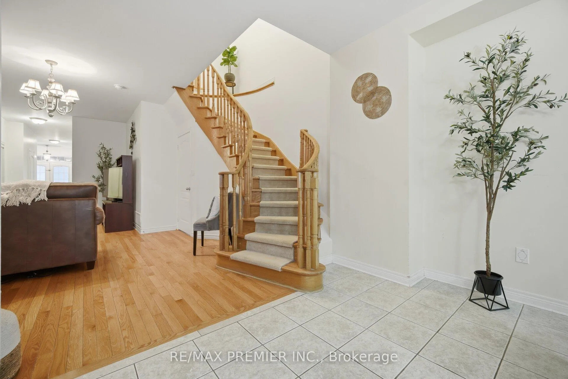 Photo 24 of 182 Chayna Crescent, Vaughan, Patterson — HOMEH