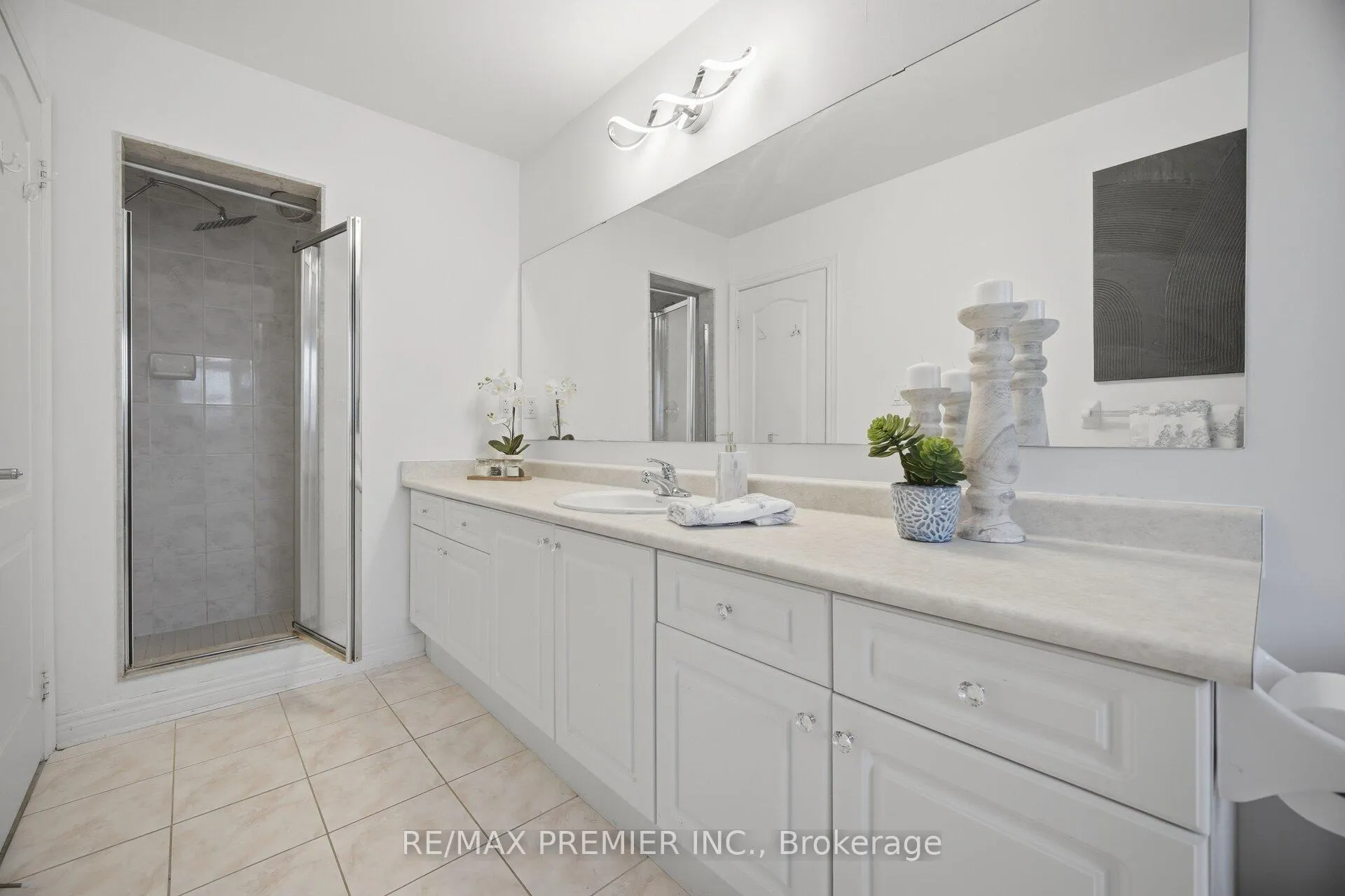 Photo 32 of 182 Chayna Crescent, Vaughan, Patterson — HOMEH