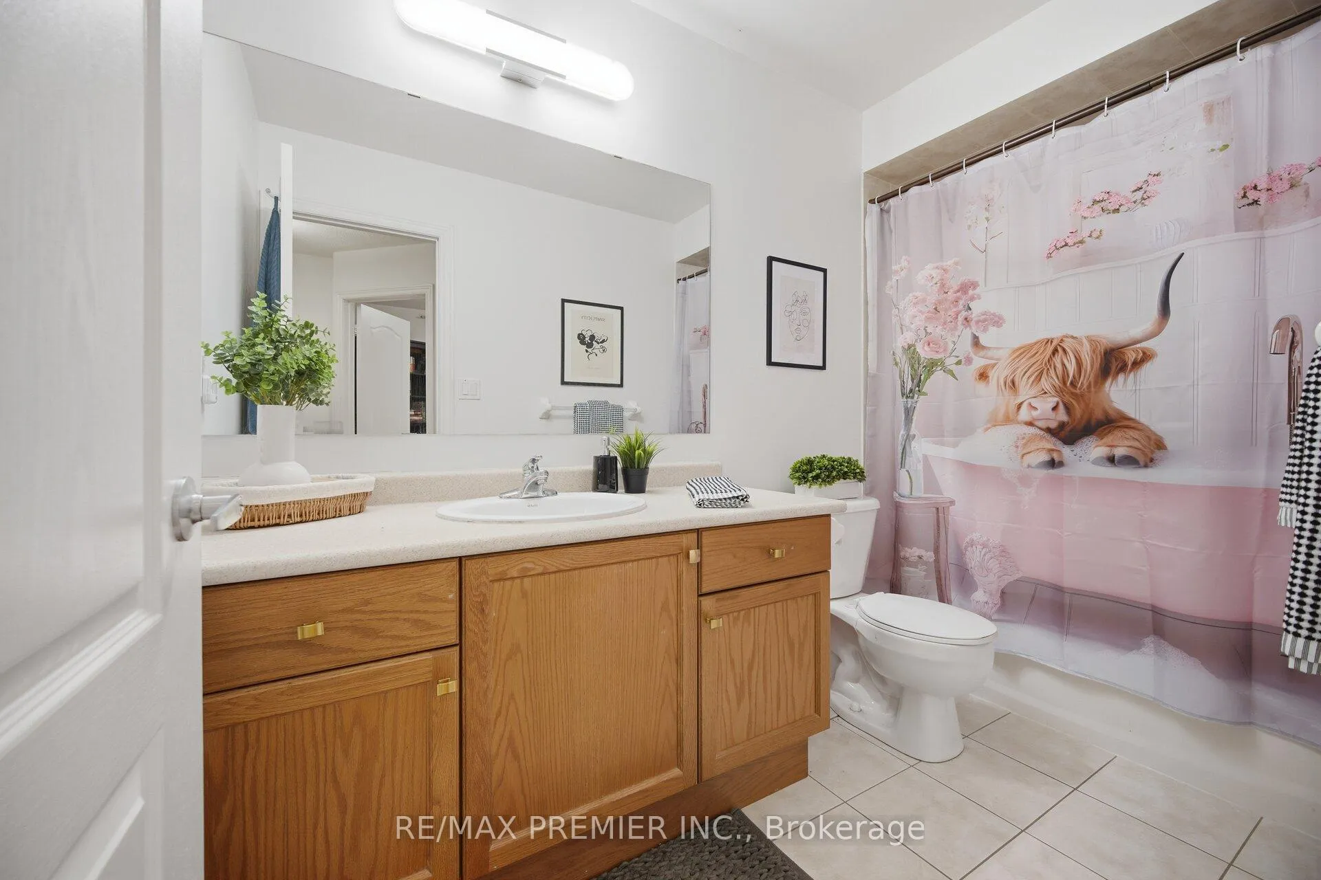 Photo 41 of 182 Chayna Crescent, Vaughan, Patterson — HOMEH