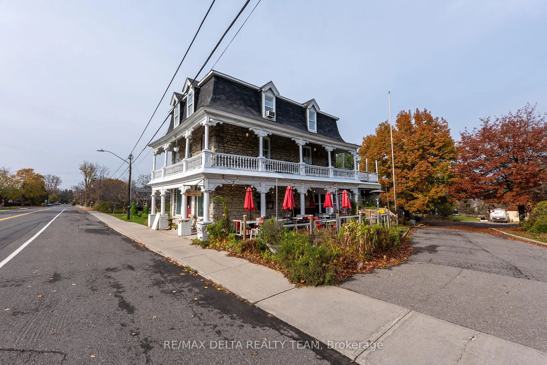 Front of 2607 Old Montreal Road