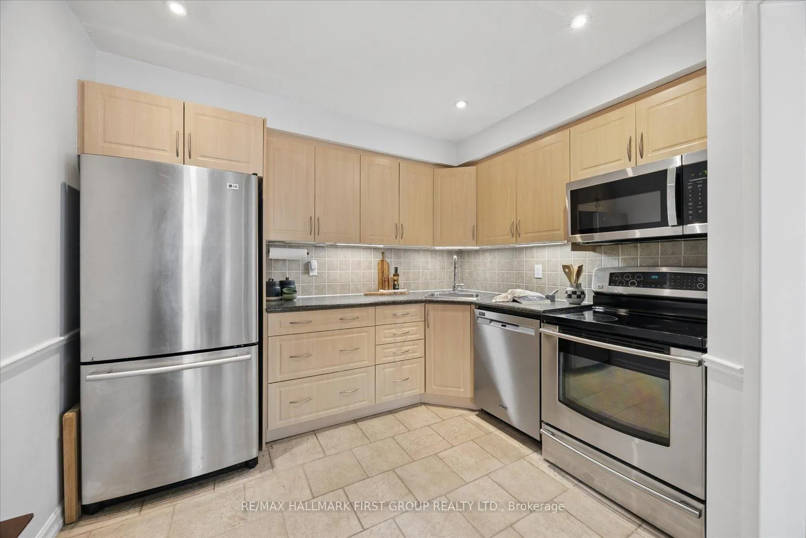 Photo 8 of 56 Longstaff Drive, Ajax, Central — HOMEH