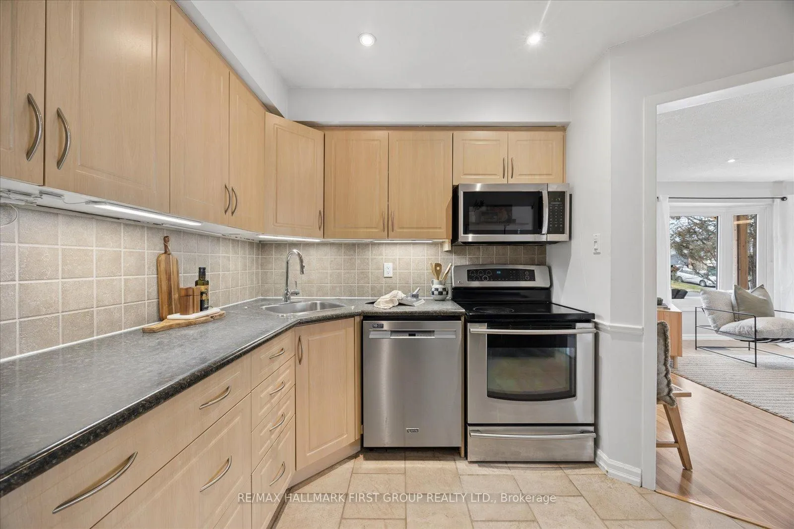 Photo 9 of 56 Longstaff Drive, Ajax, Central — HOMEH