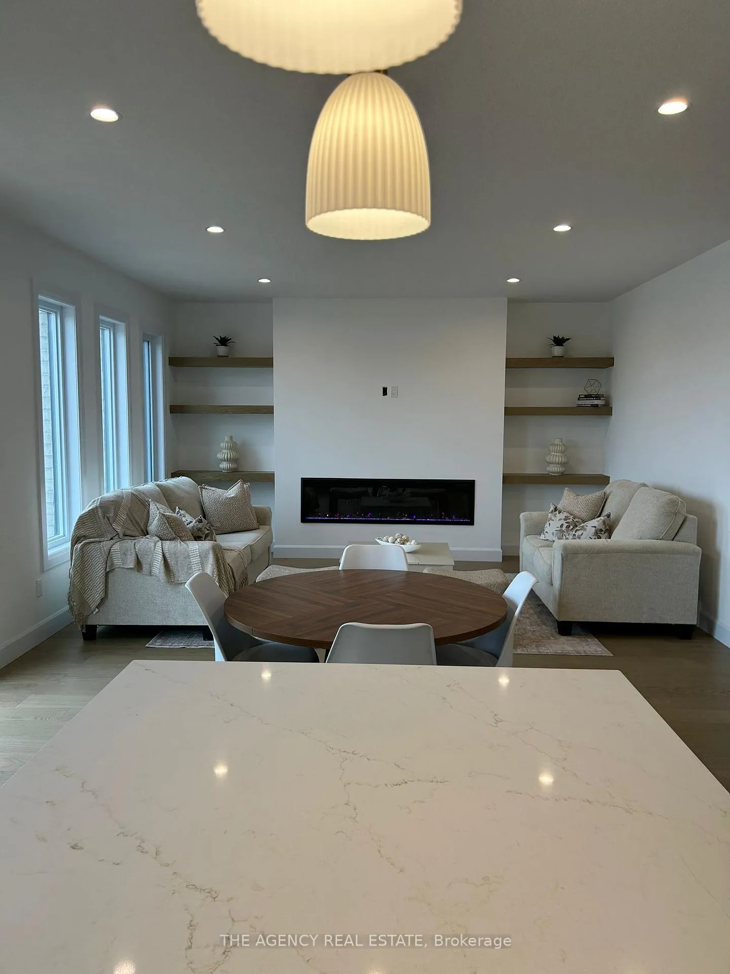 Photo 32 of 3140 Regiment Road W, London, South V — HOMEH