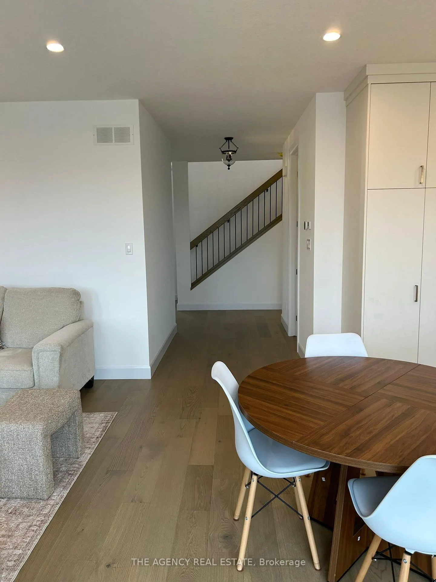 Photo 35 of 3140 Regiment Road W, London, South V — HOMEH