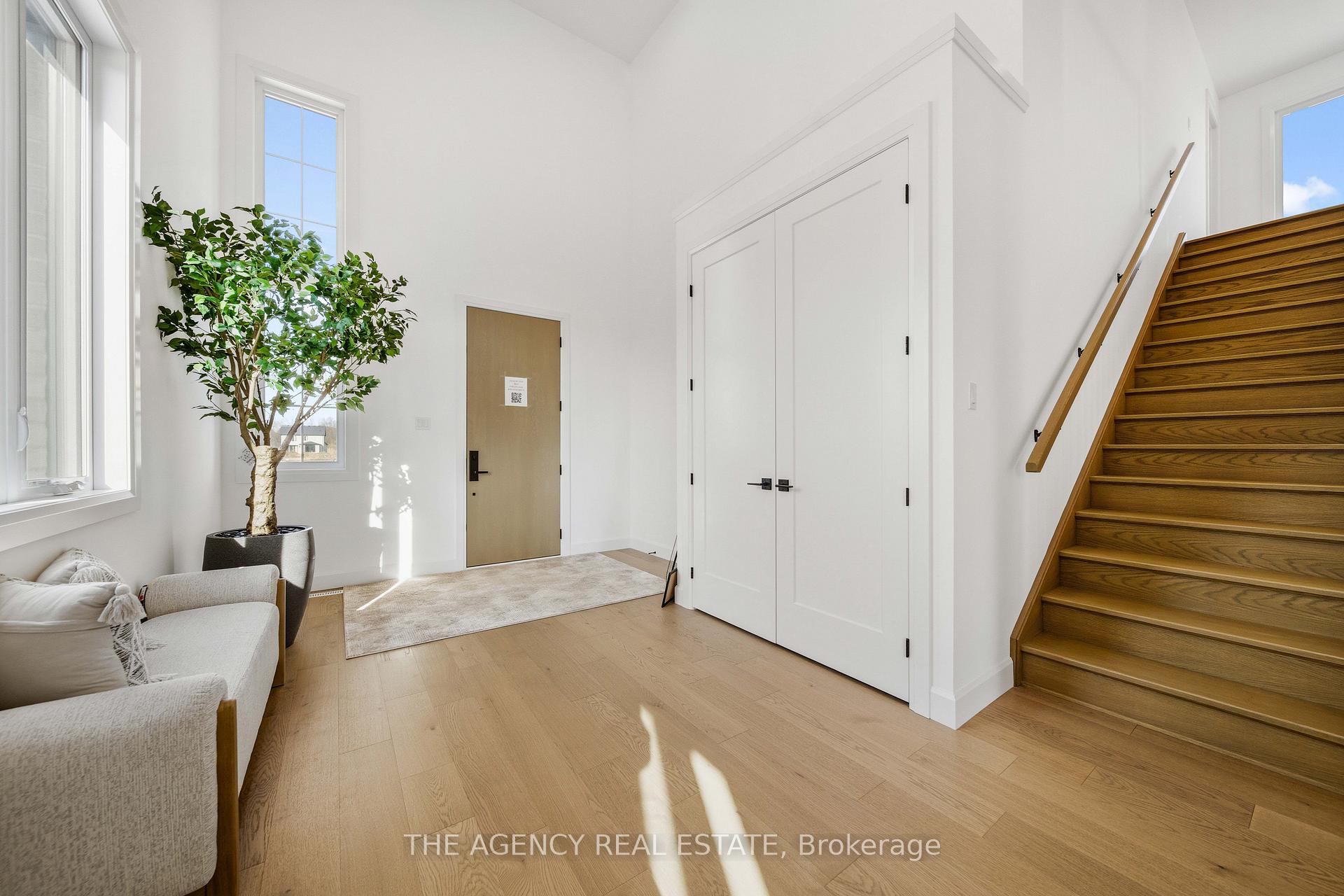 Photo 6 of 3140 Regiment Road W, London, South V — HOMEH
