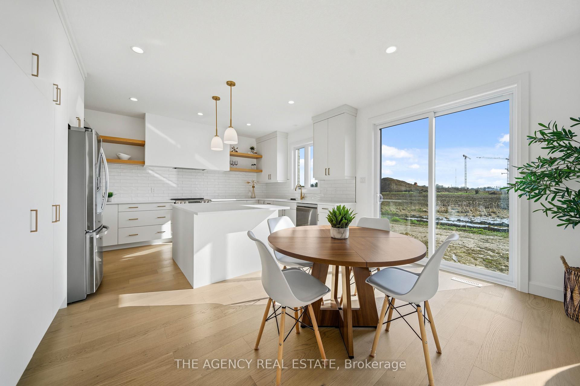 Photo 11 of 3140 Regiment Road W, London, South V — HOMEH