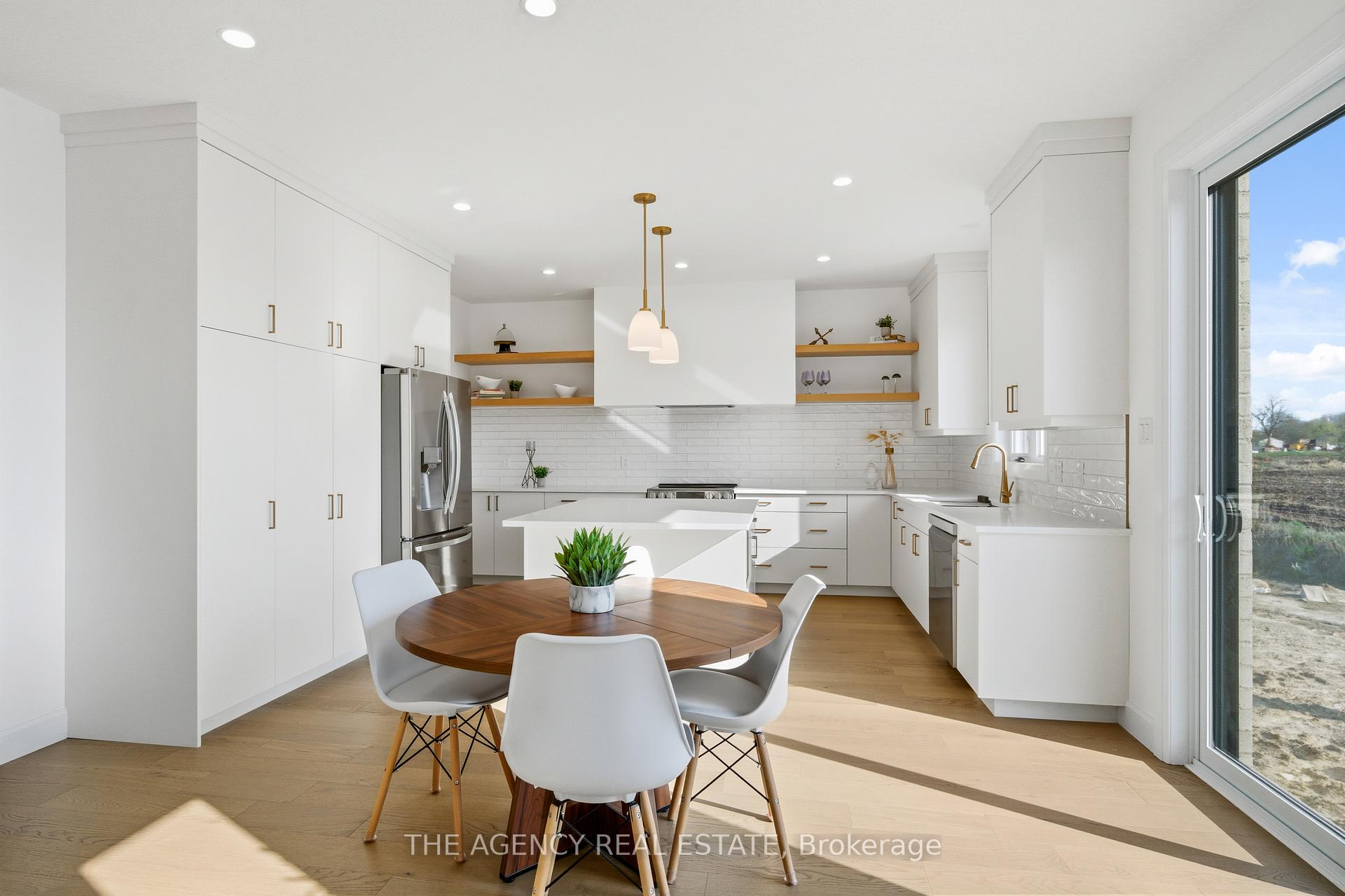 Photo 12 of 3140 Regiment Road W, London, South V — HOMEH