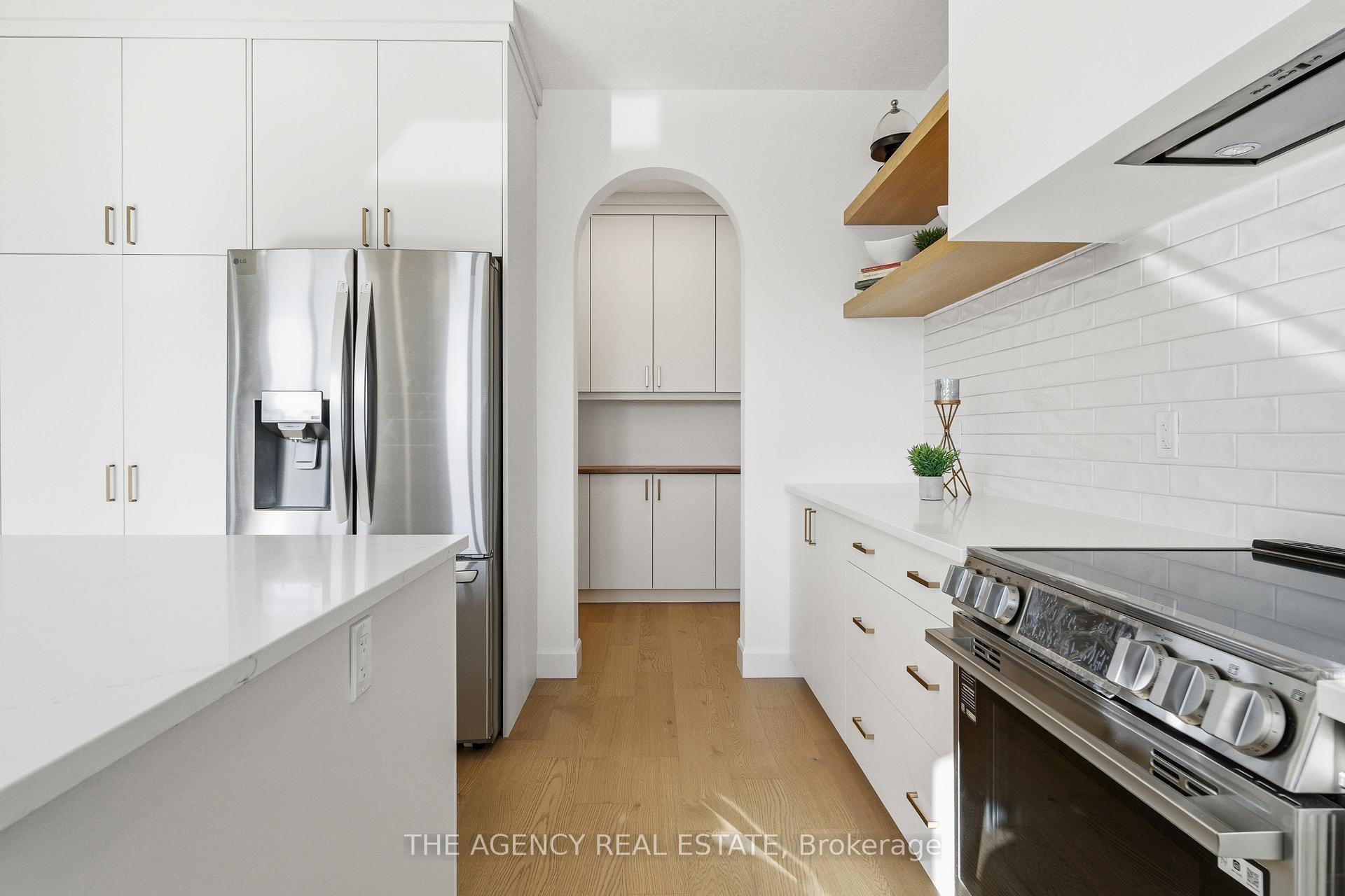 Photo 13 of 3140 Regiment Road W, London, South V — HOMEH