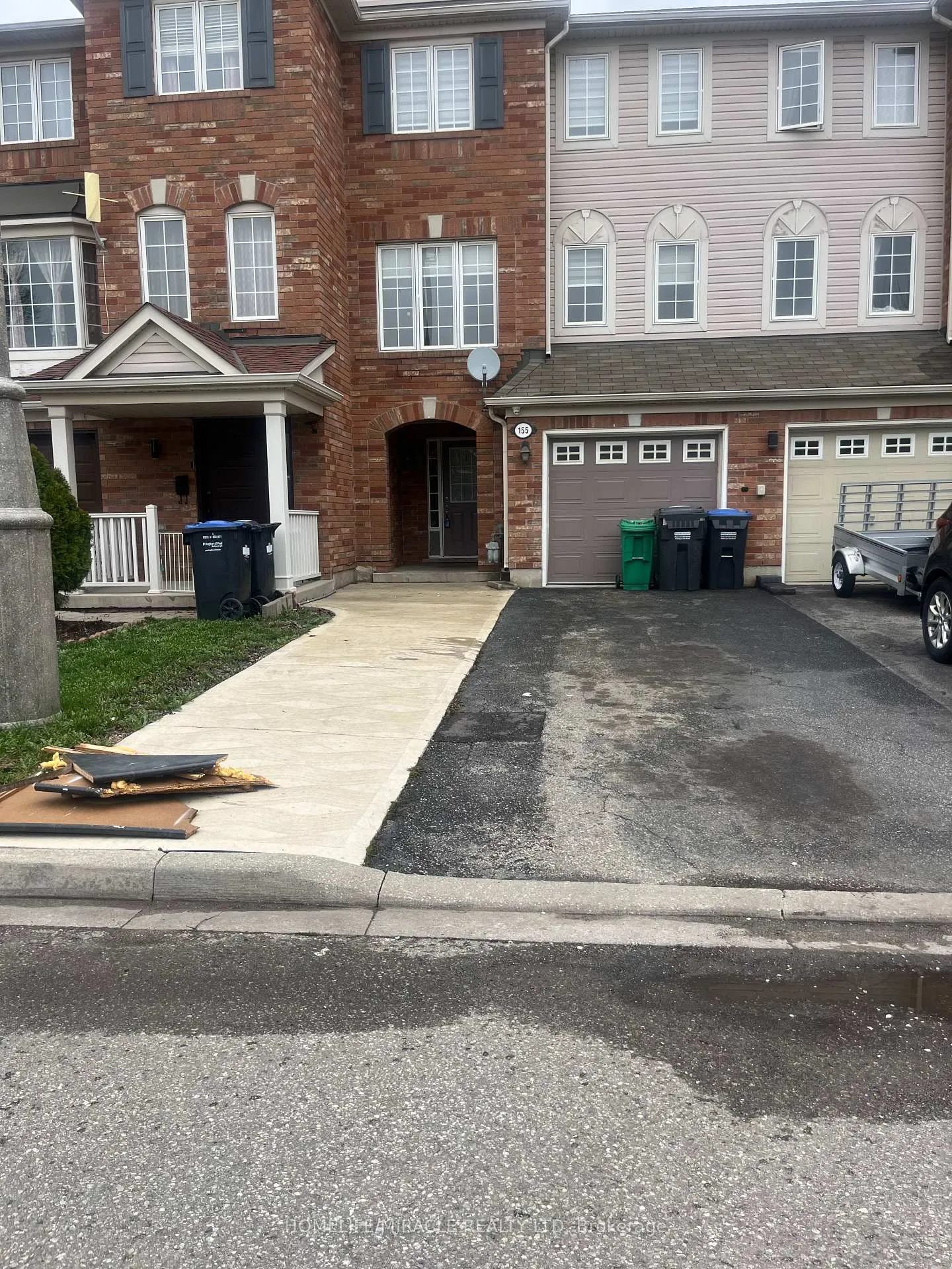 Photo 2 of 155 Decker Hollow Crescent, Brampton, Credit Valley — HOMEH
