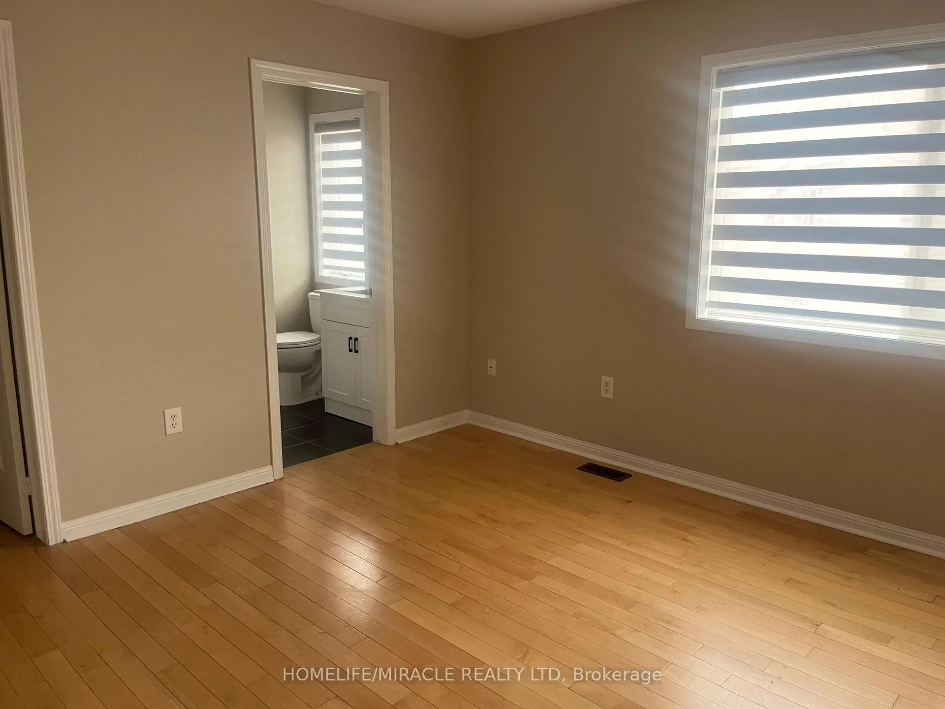 Photo 7 of 155 Decker Hollow Crescent, Brampton, Credit Valley — HOMEH
