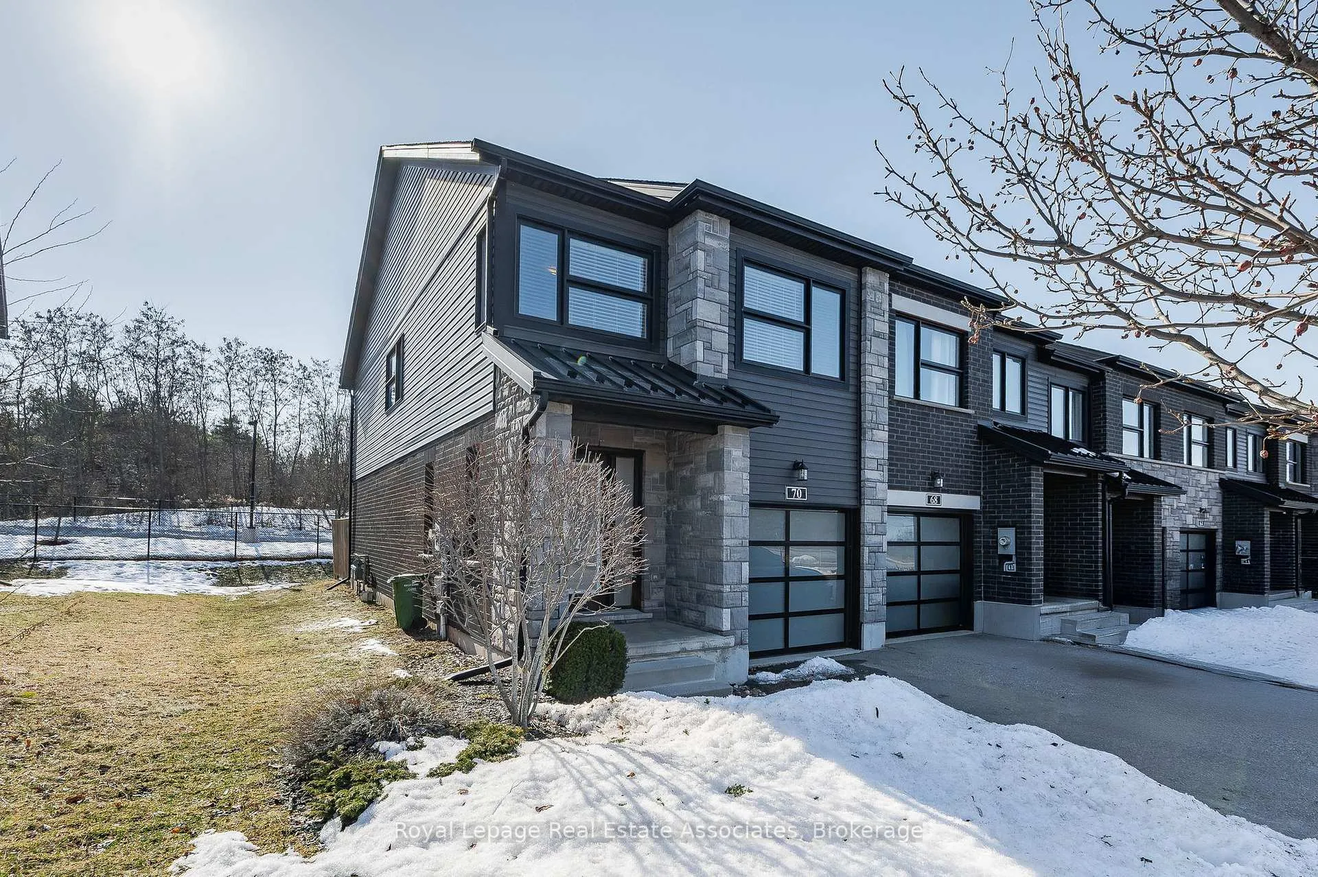 Photo 2 of 70 Hawkins Drive, Guelph, Pineridge/Westminster Woods — HOMEH