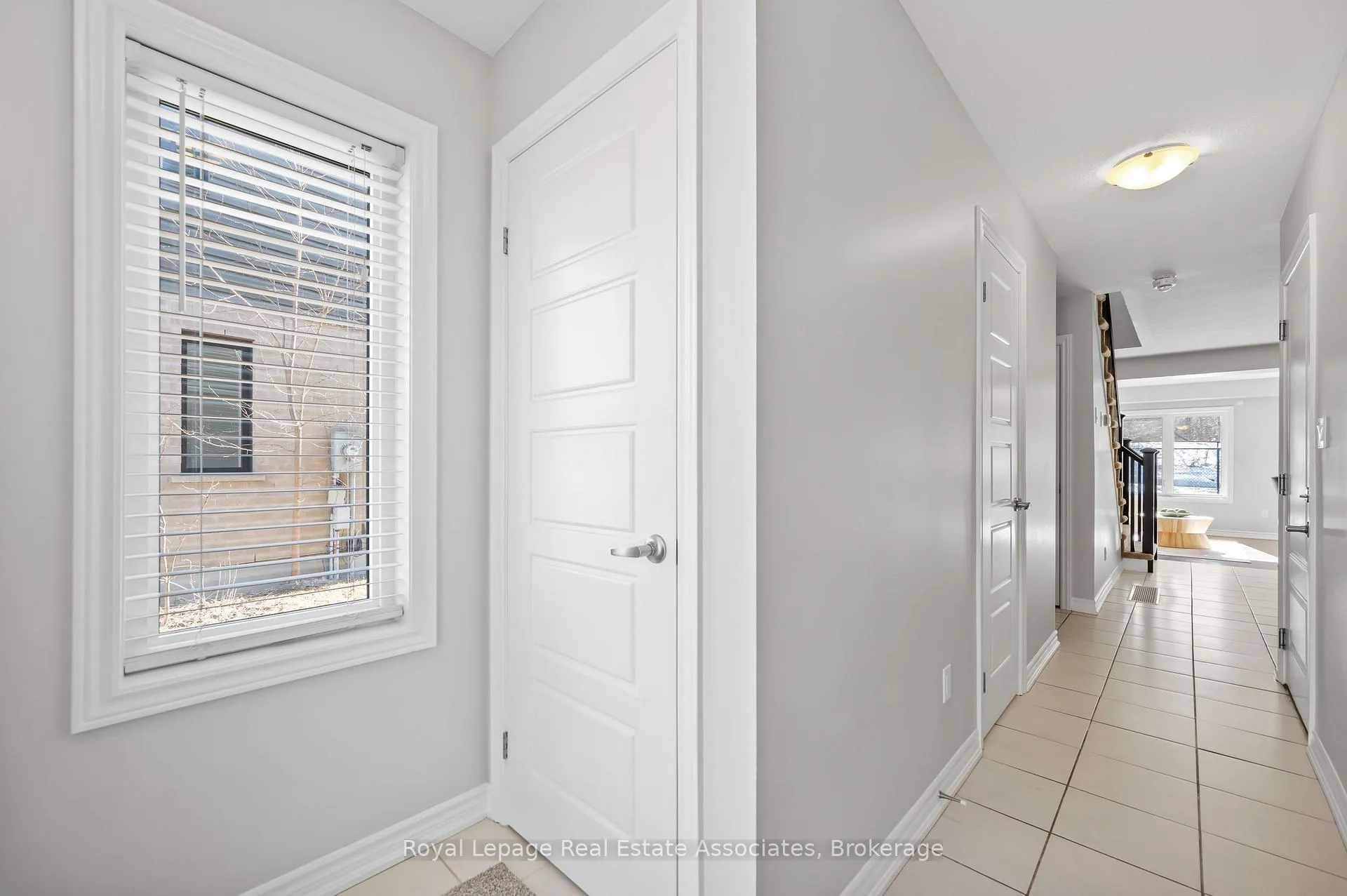 Photo 5 of 70 Hawkins Drive, Guelph, Pineridge/Westminster Woods — HOMEH