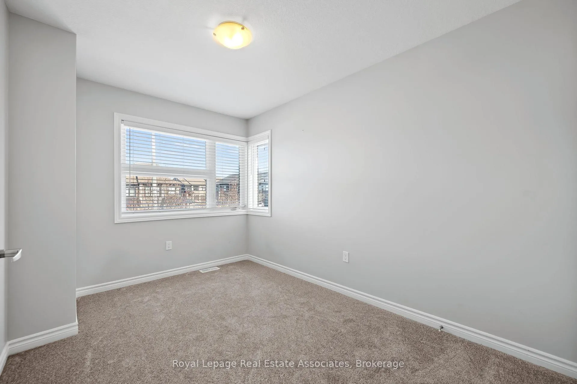 Photo 20 of 70 Hawkins Drive, Guelph, Pineridge/Westminster Woods — HOMEH