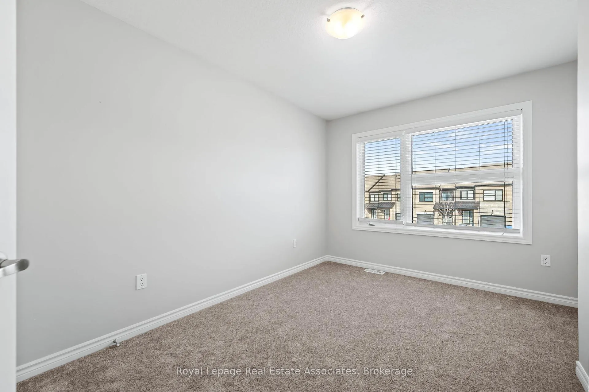 Photo 22 of 70 Hawkins Drive, Guelph, Pineridge/Westminster Woods — HOMEH