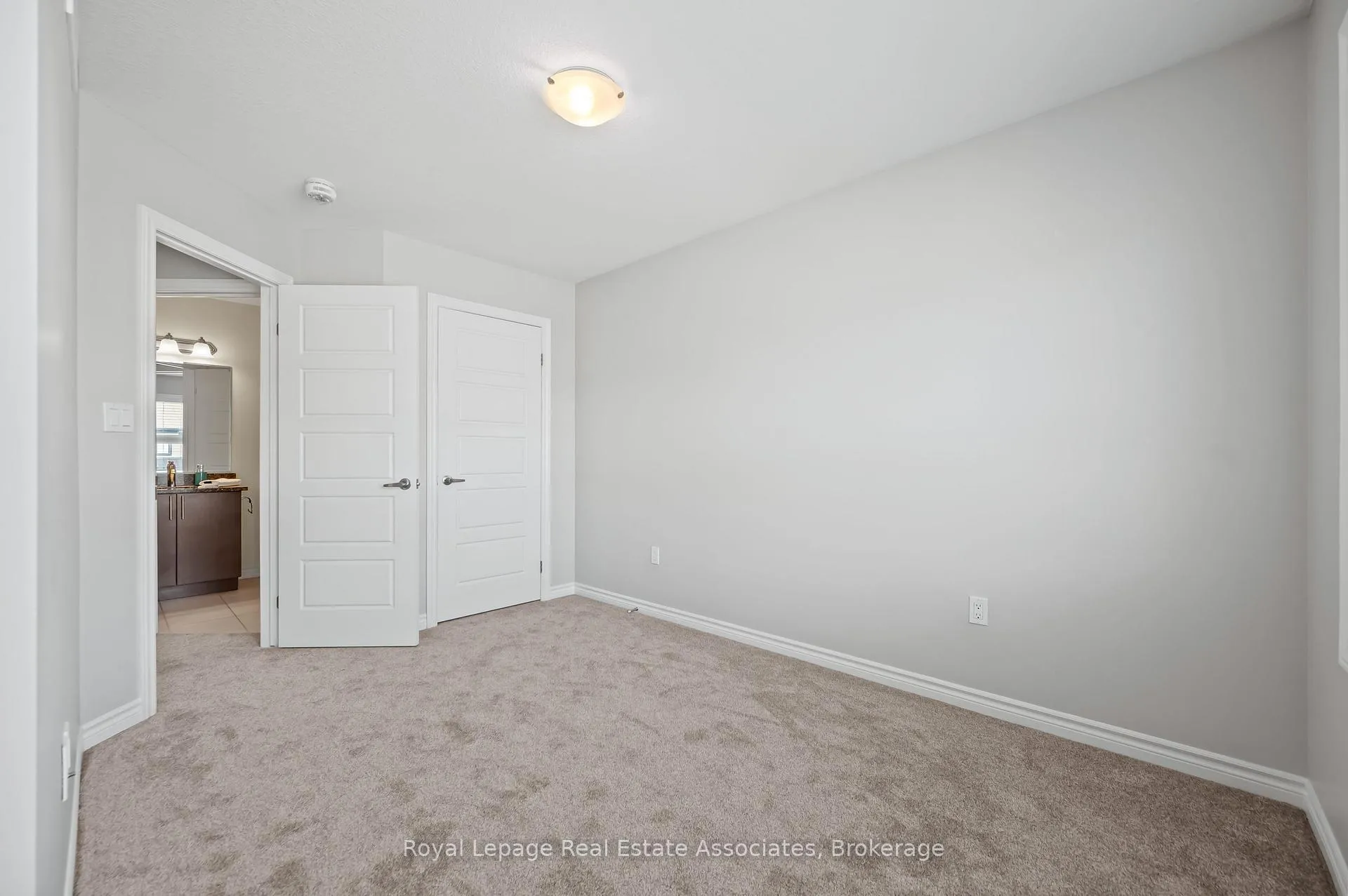 Photo 23 of 70 Hawkins Drive, Guelph, Pineridge/Westminster Woods — HOMEH