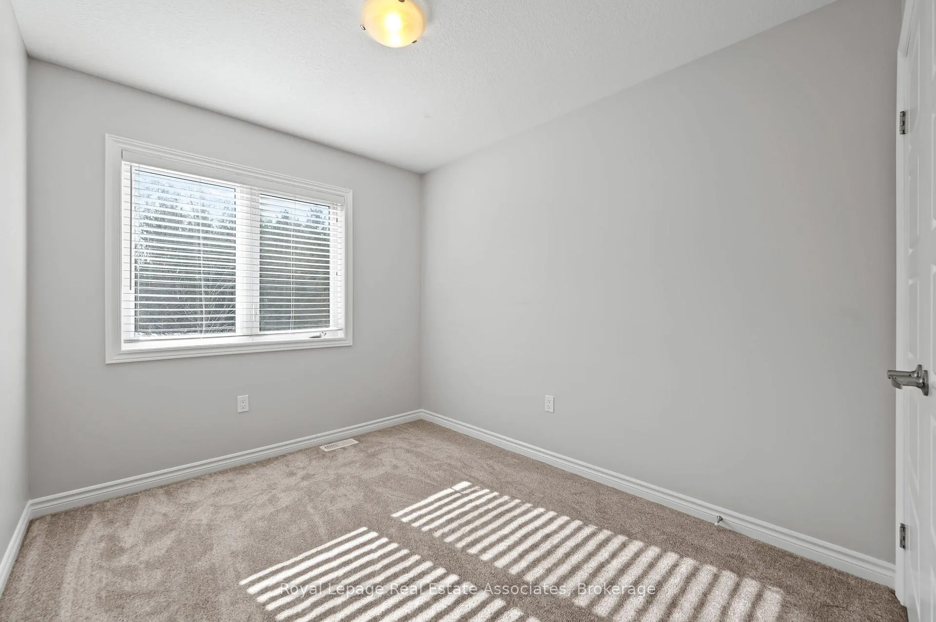 Photo 25 of 70 Hawkins Drive, Guelph, Pineridge/Westminster Woods — HOMEH