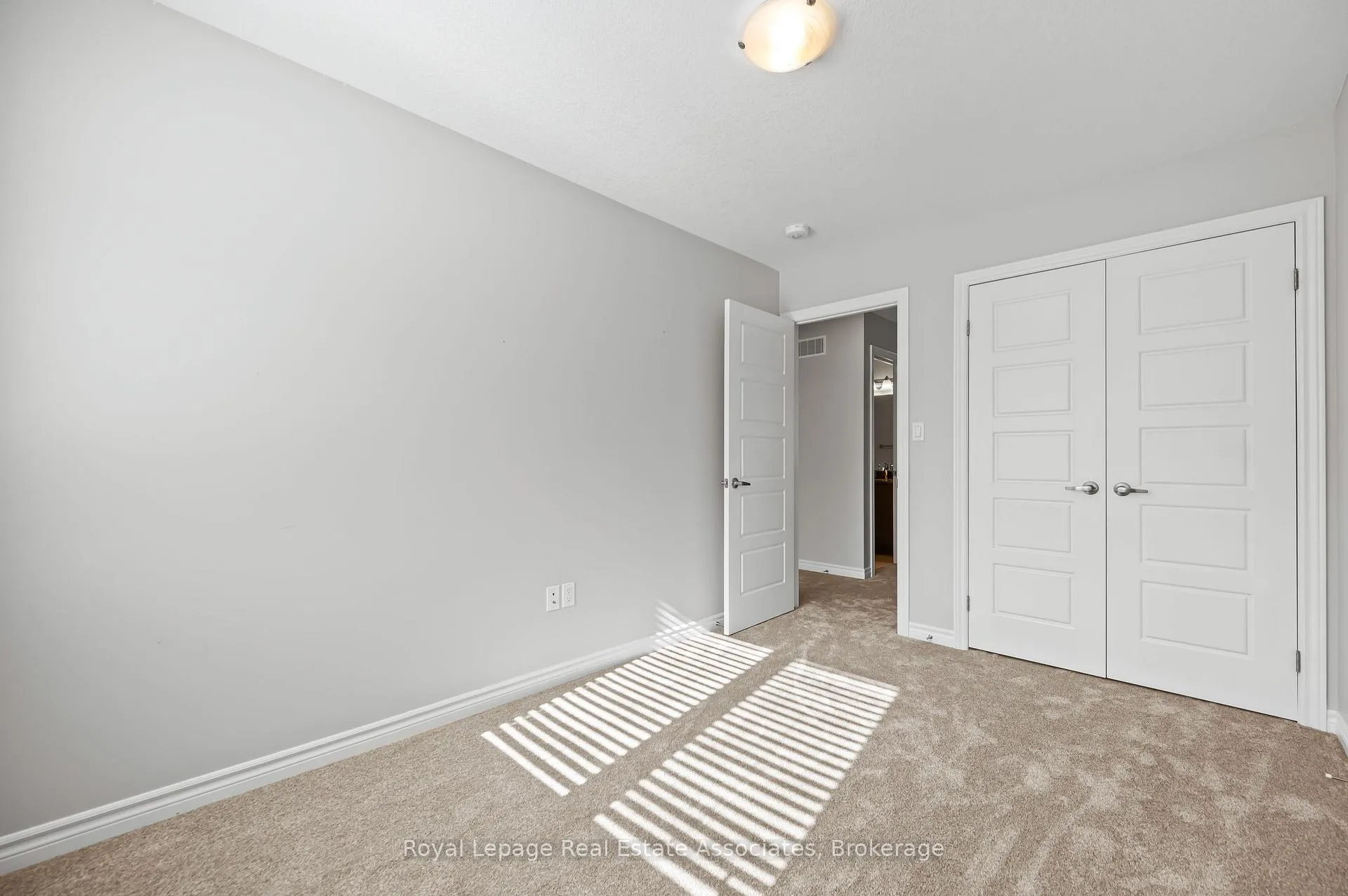 Photo 26 of 70 Hawkins Drive, Guelph, Pineridge/Westminster Woods — HOMEH