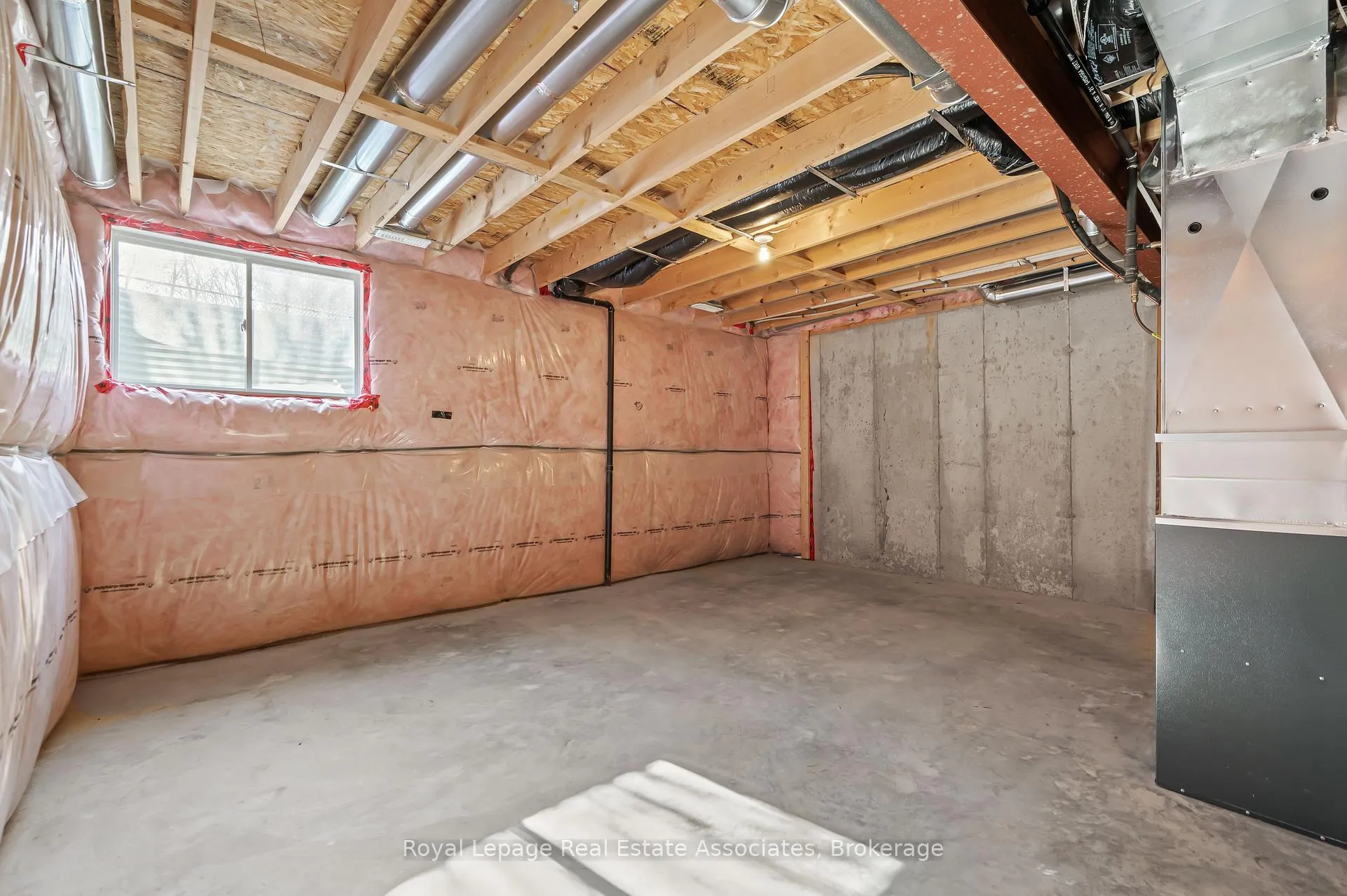 Photo 29 of 70 Hawkins Drive, Guelph, Pineridge/Westminster Woods — HOMEH