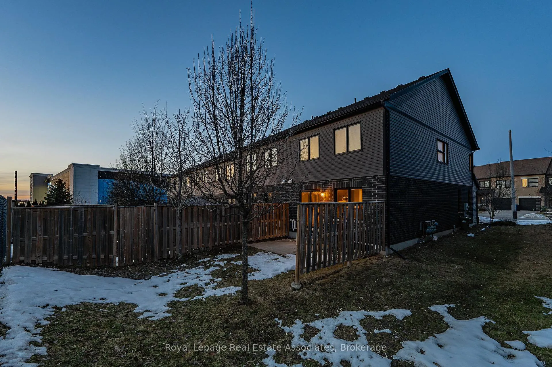 Photo 30 of 70 Hawkins Drive, Guelph, Pineridge/Westminster Woods — HOMEH