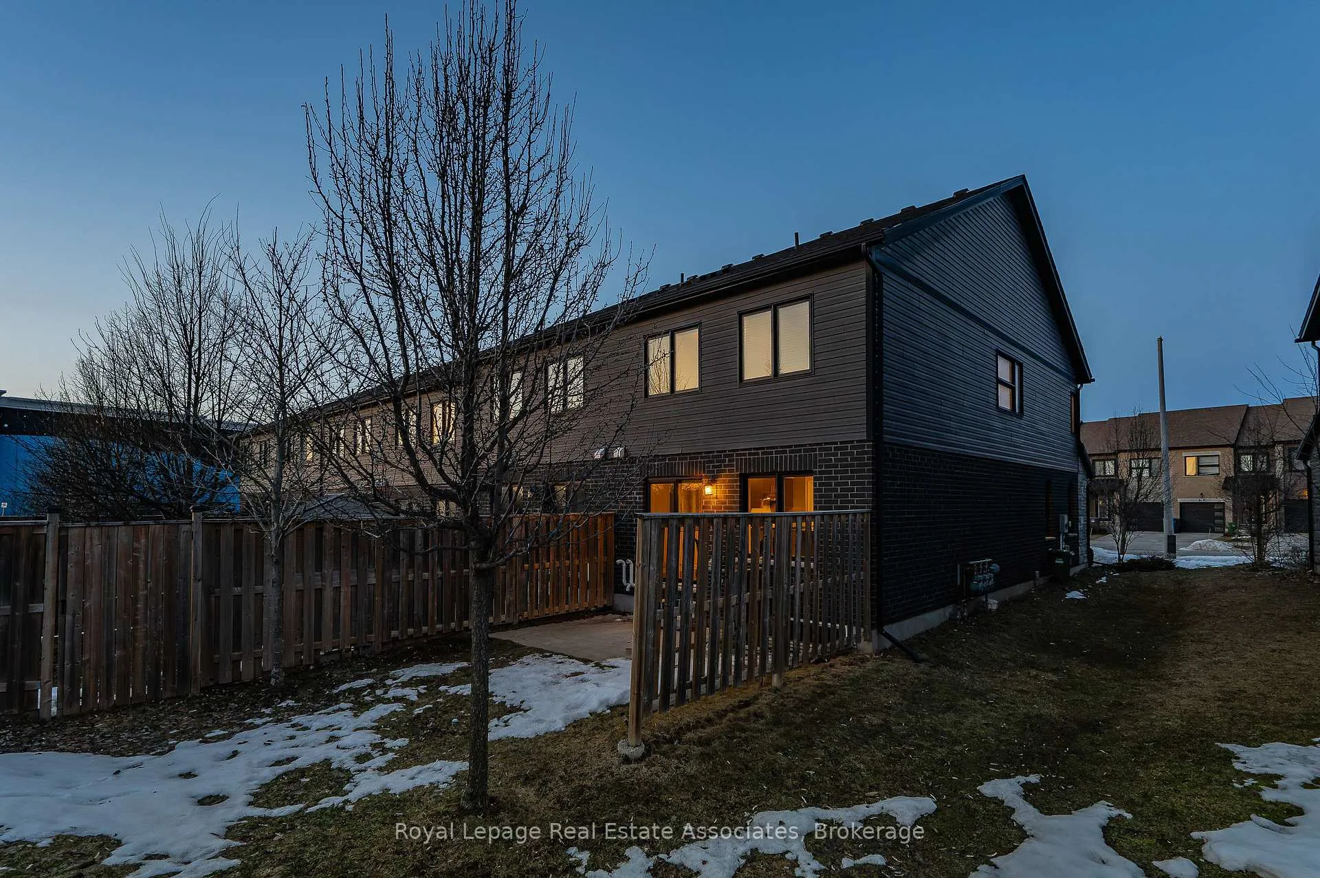 Photo 31 of 70 Hawkins Drive, Guelph, Pineridge/Westminster Woods — HOMEH