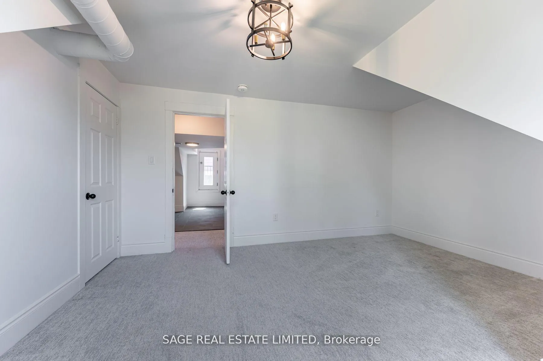 Photo 8 of Unit 3rd, 459 Aberdeen Avenue, Hamilton, Kirkendall — HOMEH