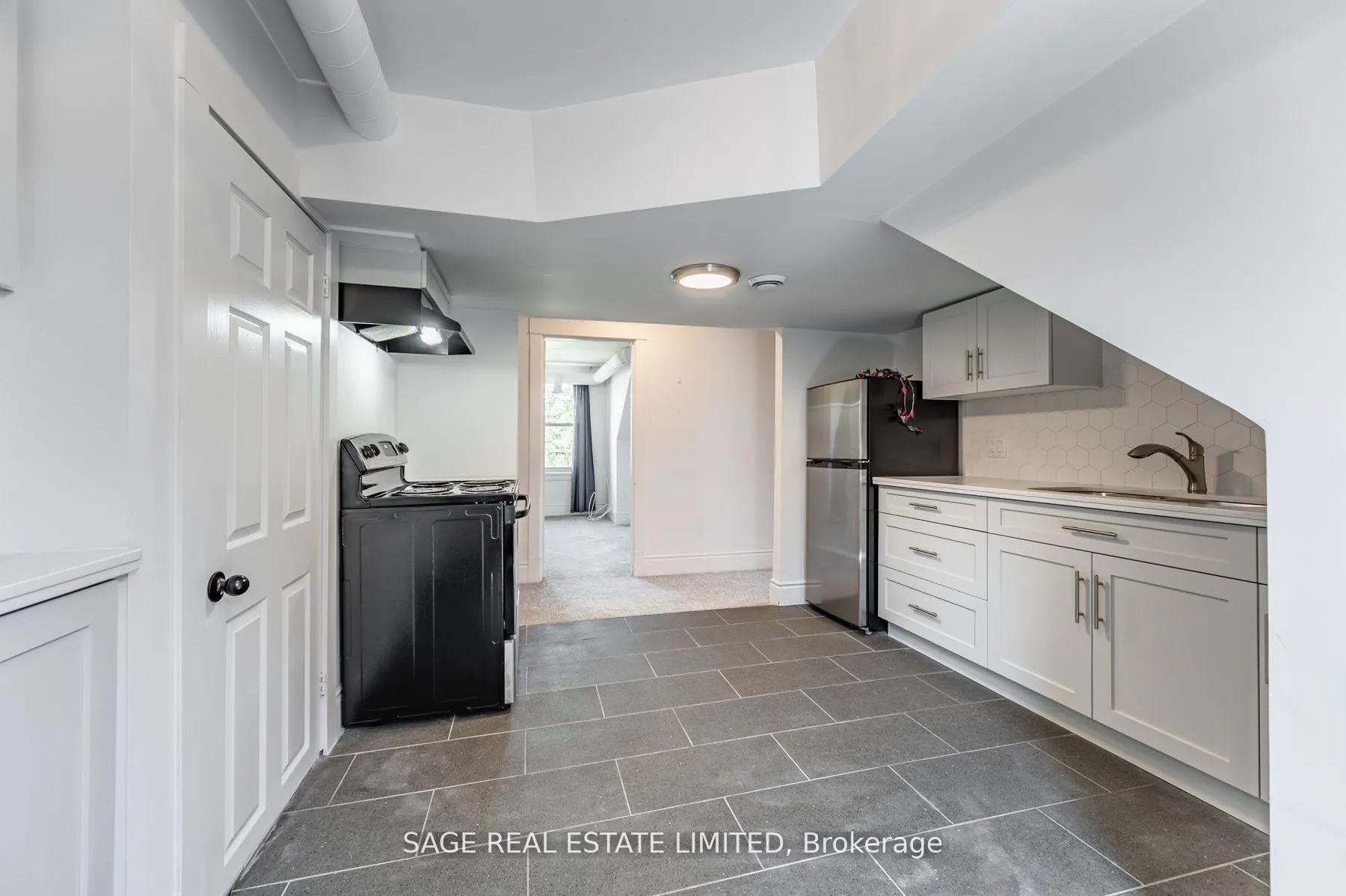 Photo 13 of Unit 3rd, 459 Aberdeen Avenue, Hamilton, Kirkendall — HOMEH