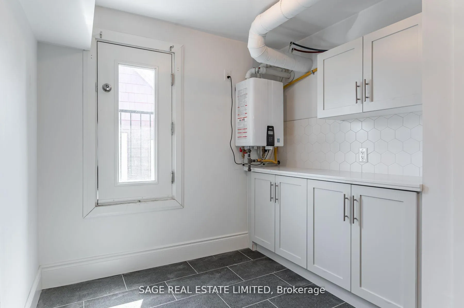 Photo 15 of Unit 3rd, 459 Aberdeen Avenue, Hamilton, Kirkendall — HOMEH