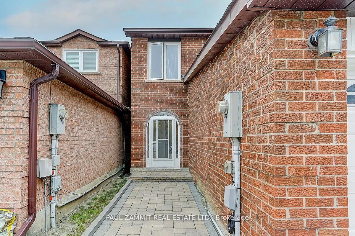 Photo 3 of 116 Rejane Crescent, Vaughan, Crestwood-Springfarm-Yorkhill — HOMEH