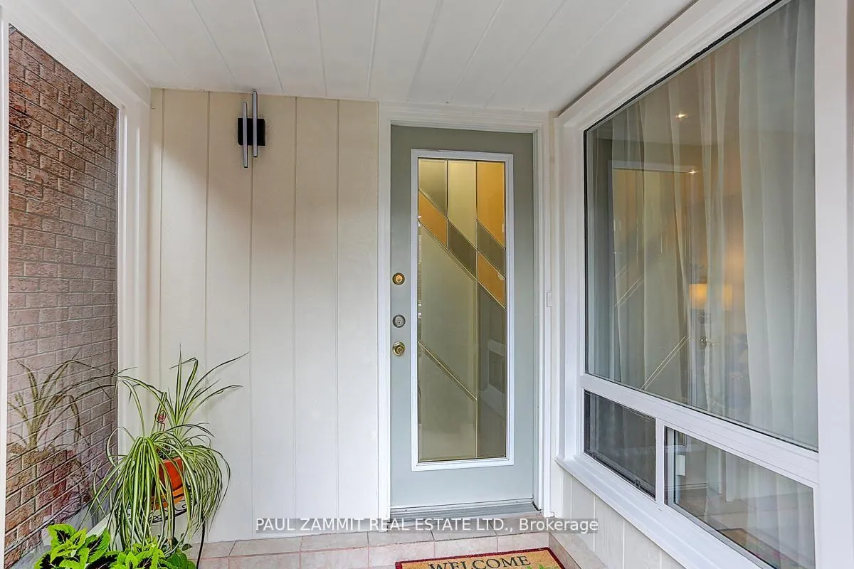 Photo 4 of 116 Rejane Crescent, Vaughan, Crestwood-Springfarm-Yorkhill — HOMEH