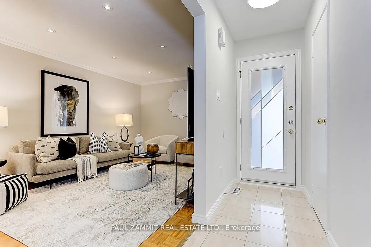 Photo 6 of 116 Rejane Crescent, Vaughan, Crestwood-Springfarm-Yorkhill — HOMEH