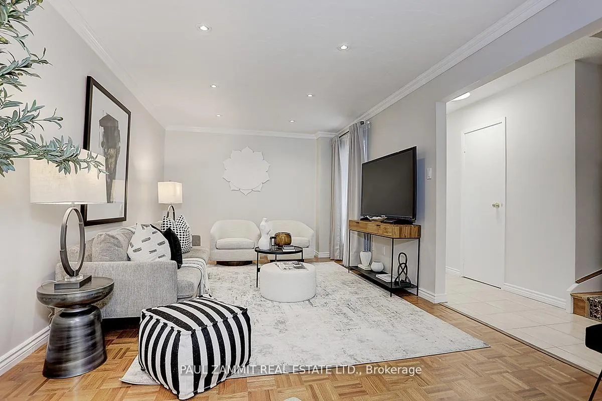 Photo 7 of 116 Rejane Crescent, Vaughan, Crestwood-Springfarm-Yorkhill — HOMEH