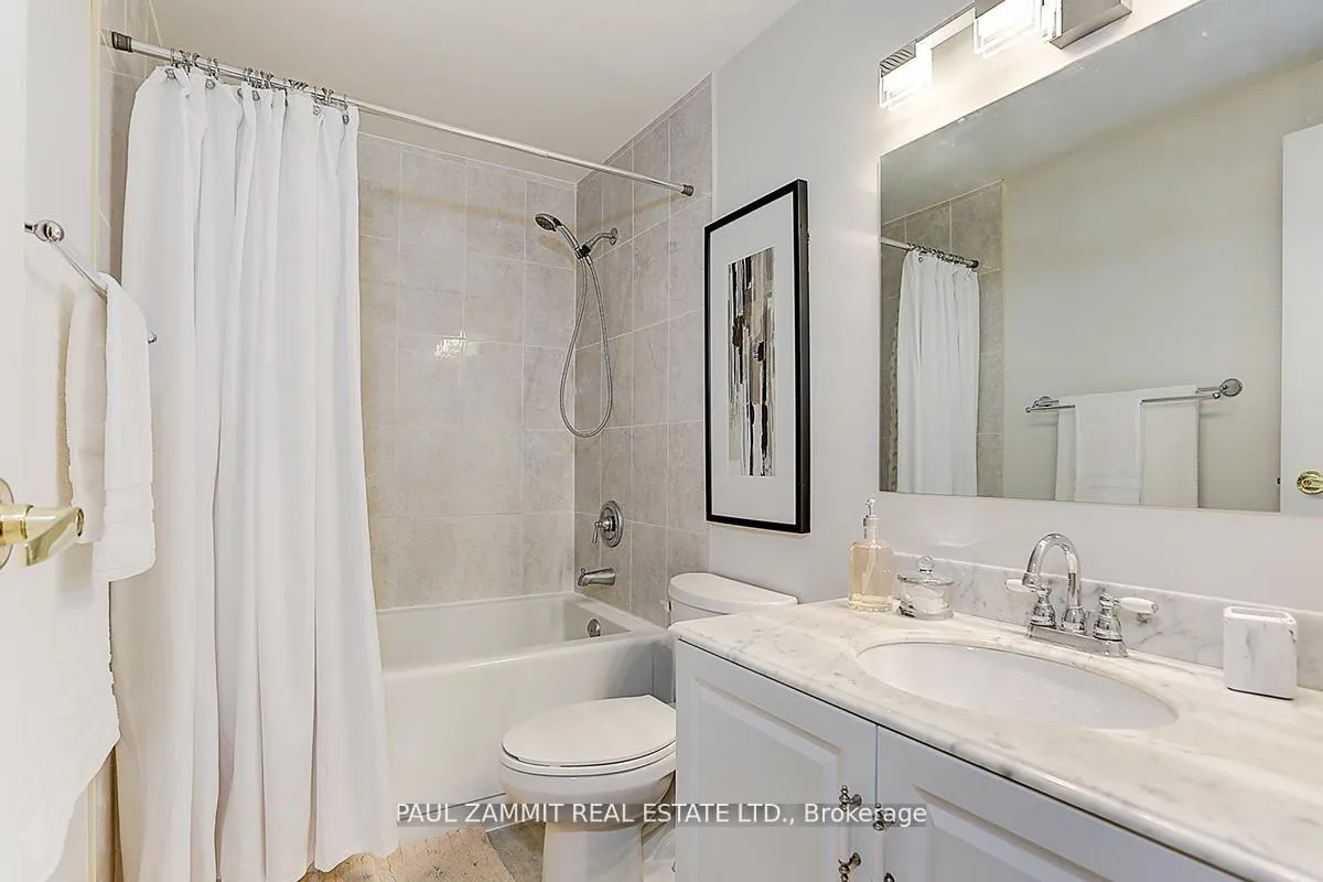 Photo 20 of 116 Rejane Crescent, Vaughan, Crestwood-Springfarm-Yorkhill — HOMEH