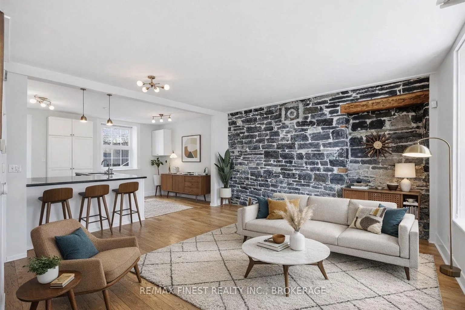 Photo 6 of 110 Yonge Street, Kingston, Central City West — HOMEH