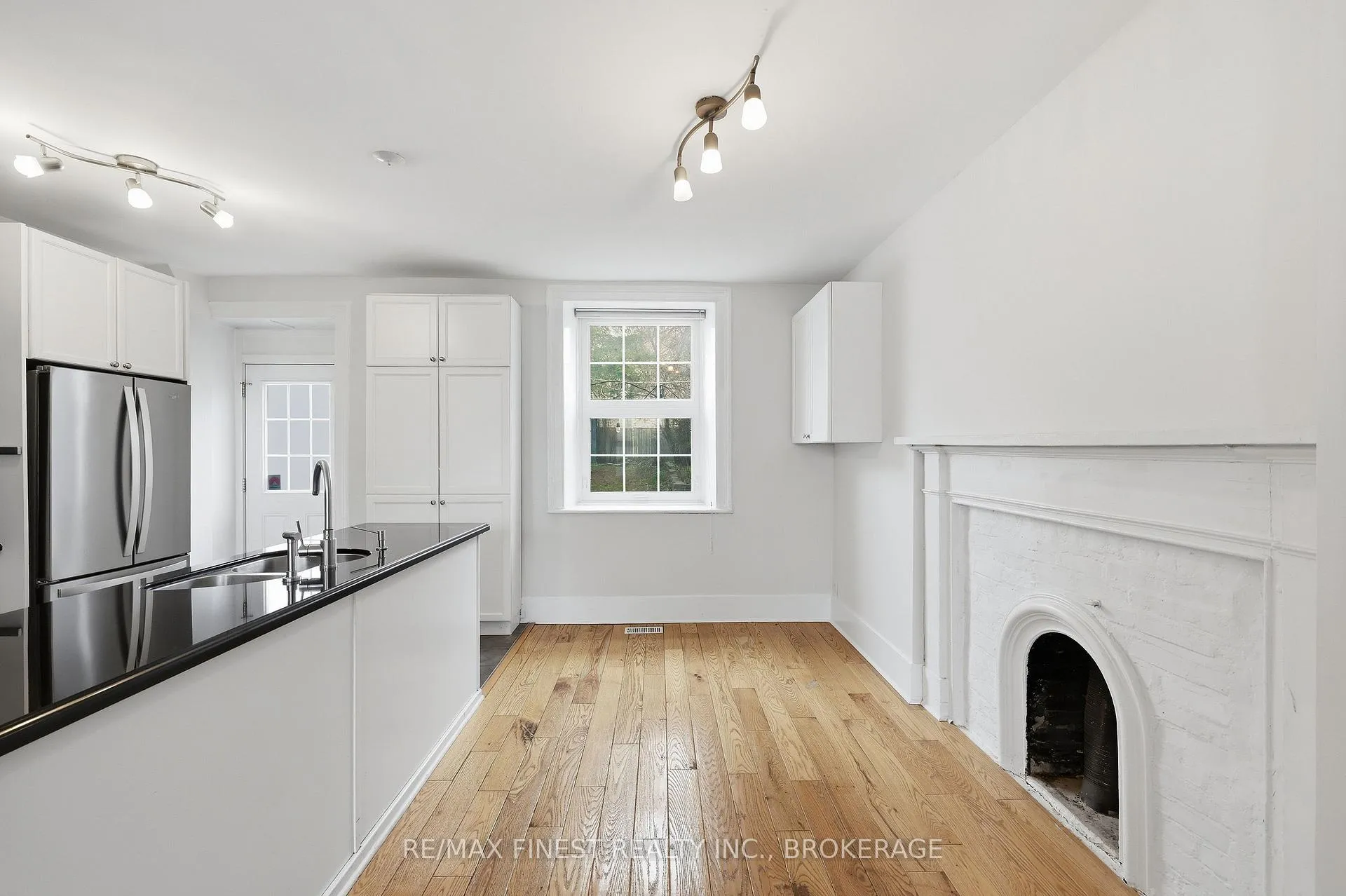 Photo 14 of 110 Yonge Street, Kingston, Central City West — HOMEH