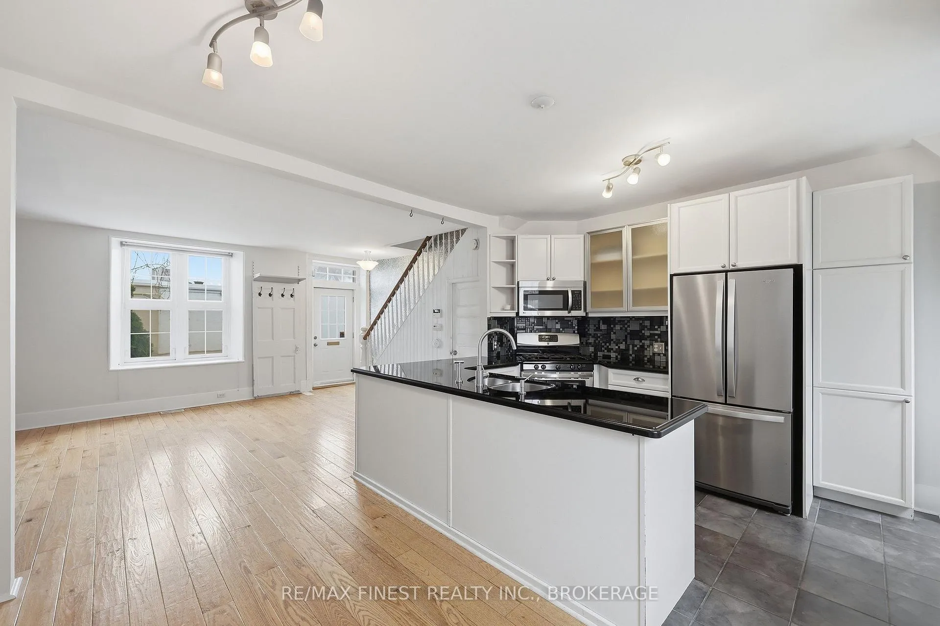 Photo 15 of 110 Yonge Street, Kingston, Central City West — HOMEH