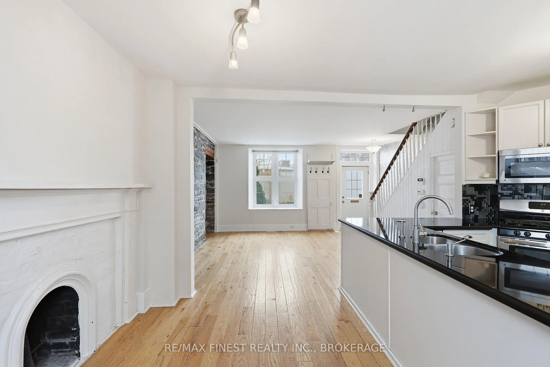 Photo 20 of 110 Yonge Street, Kingston, Central City West — HOMEH