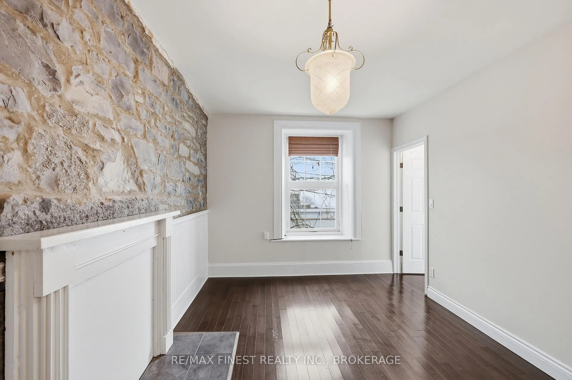 Photo 23 of 110 Yonge Street, Kingston, Central City West — HOMEH