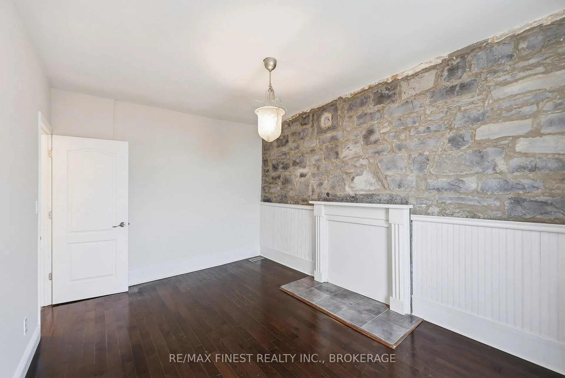 Photo 24 of 110 Yonge Street, Kingston, Central City West — HOMEH