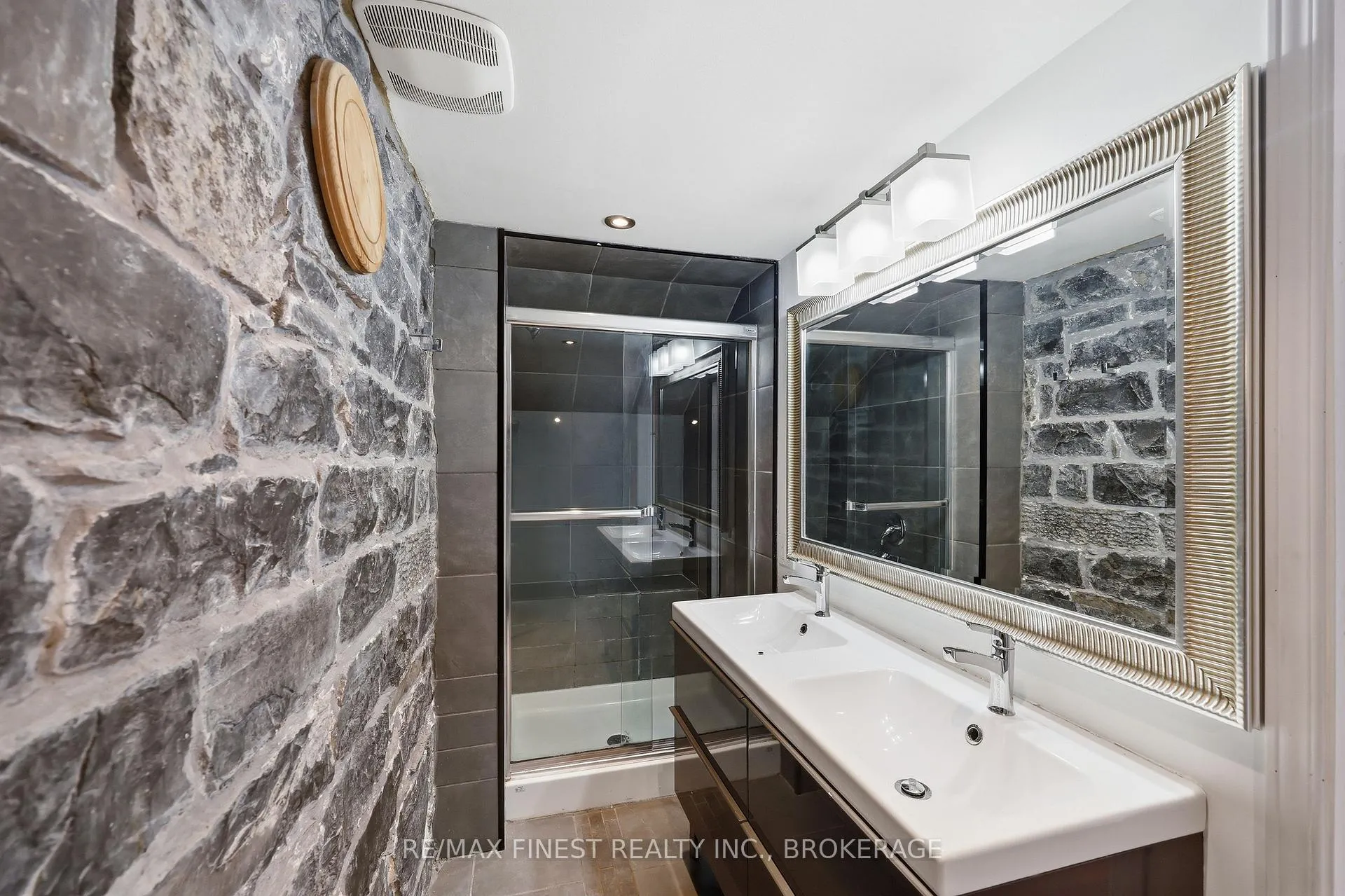 Photo 33 of 110 Yonge Street, Kingston, Central City West — HOMEH