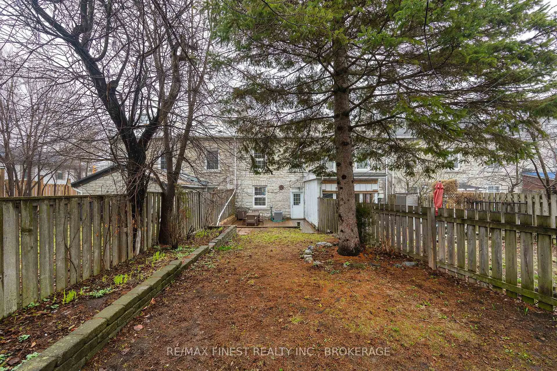 Photo 39 of 110 Yonge Street, Kingston, Central City West — HOMEH
