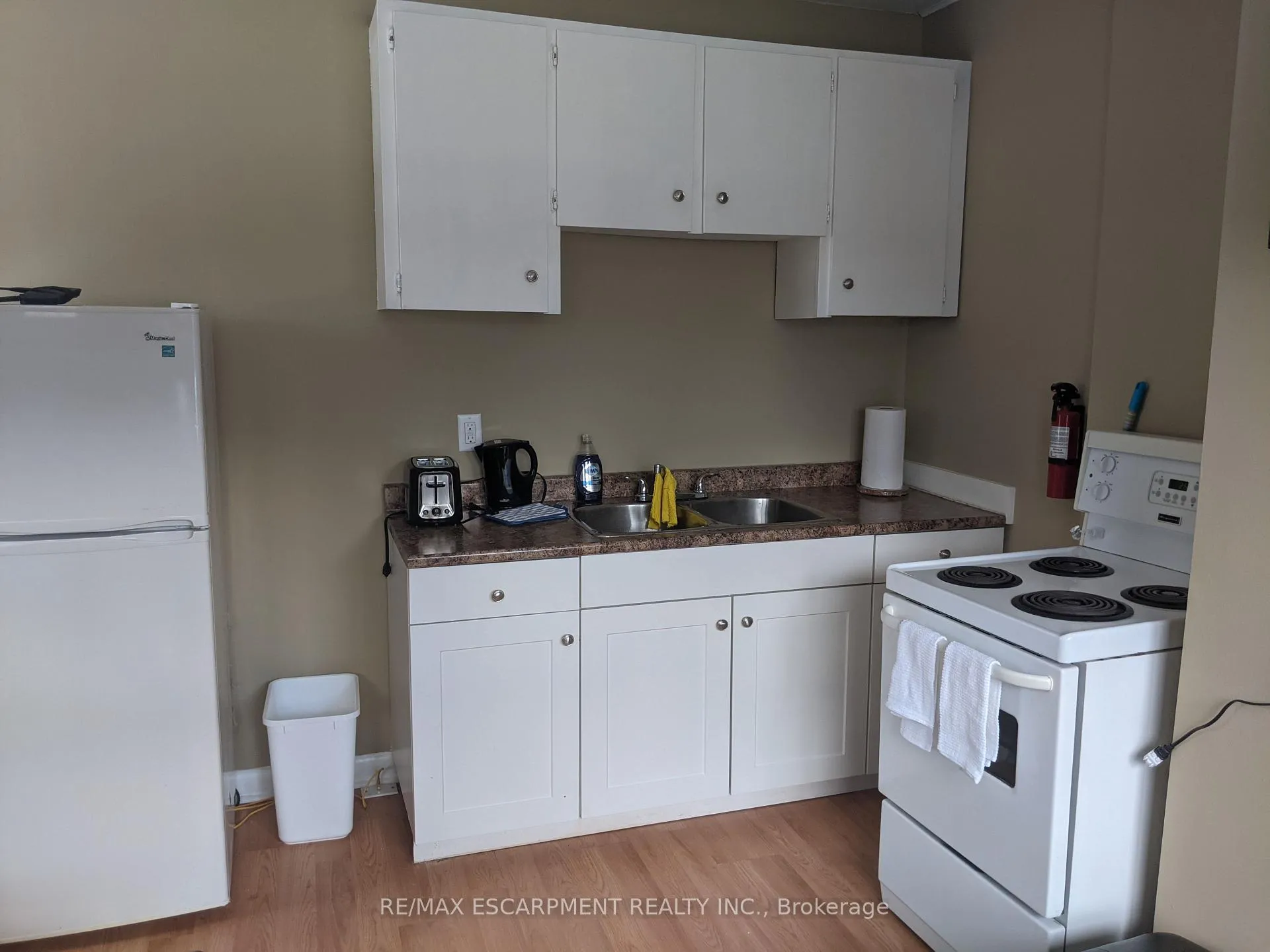 Photo 8 of Unit 4, 63 Pelham Road E, St. Catharines, Western Hill — HOMEH