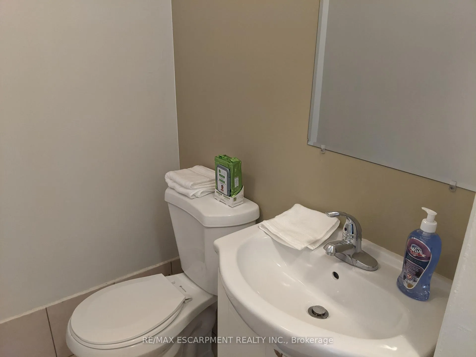 Photo 11 of Unit 4, 63 Pelham Road E, St. Catharines, Western Hill — HOMEH