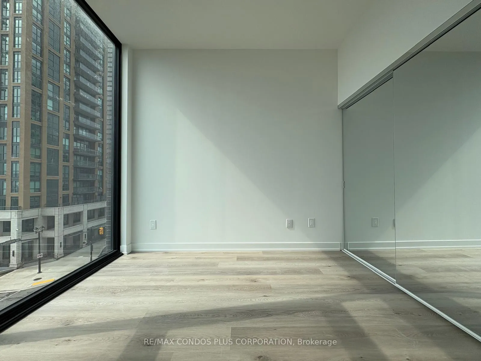 Photo 11 of Unit 414, 2075 Lakeshore Road, Burlington, Brant — HOMEH